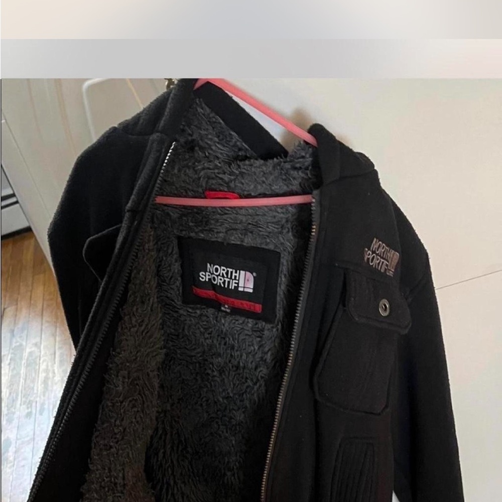 The North Face Kids Black Hooded Puffer Jacket - Picture 2 of 5